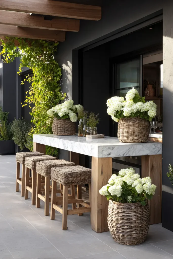 Contemporary Outdoor Kitchen Bar Seating